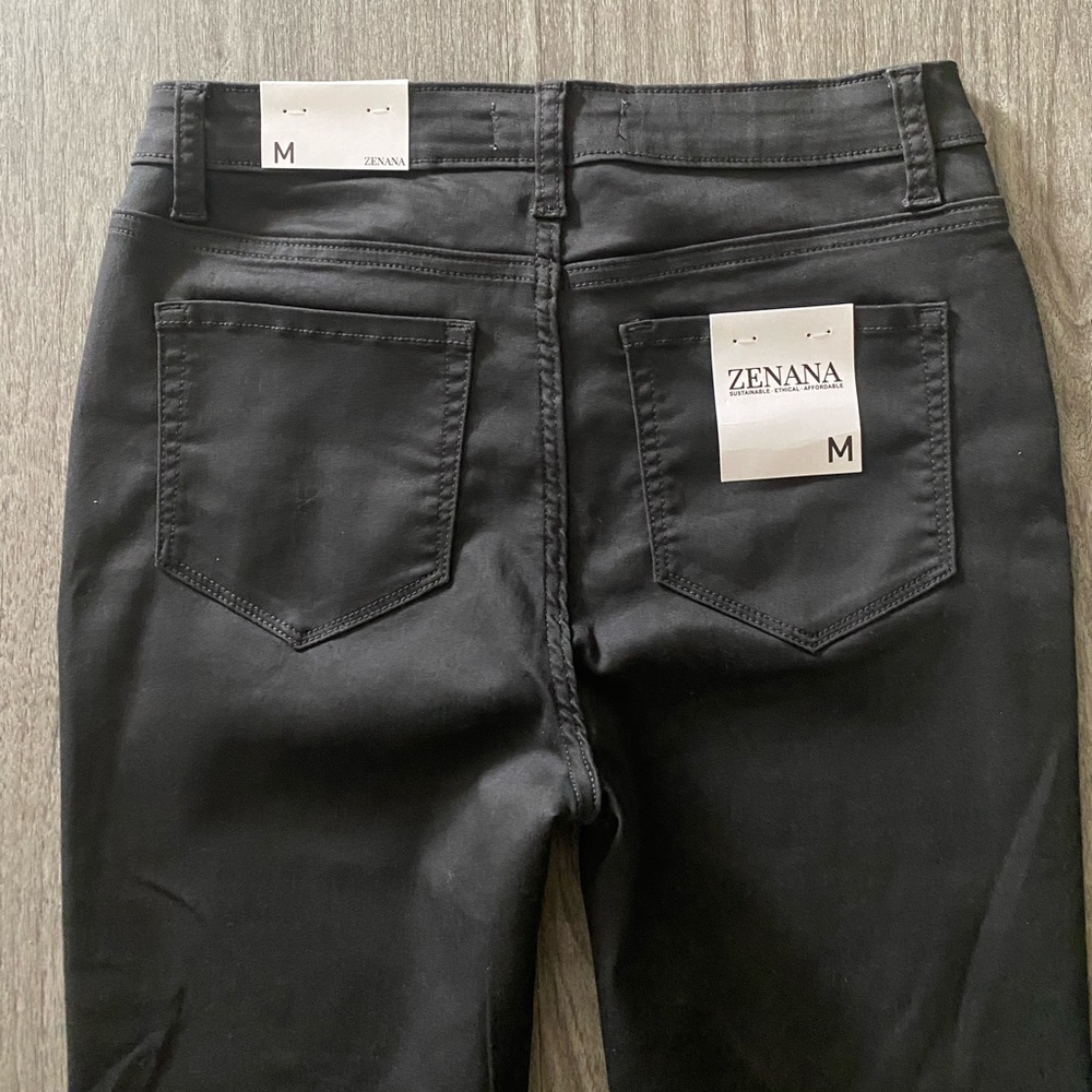 Zenana Dark Gray Jeans NWT - Picture 3 of 8